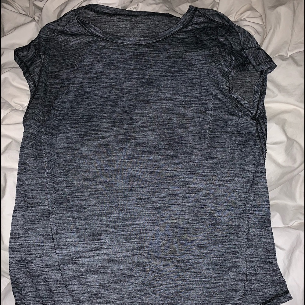 grey lulu t shirt
